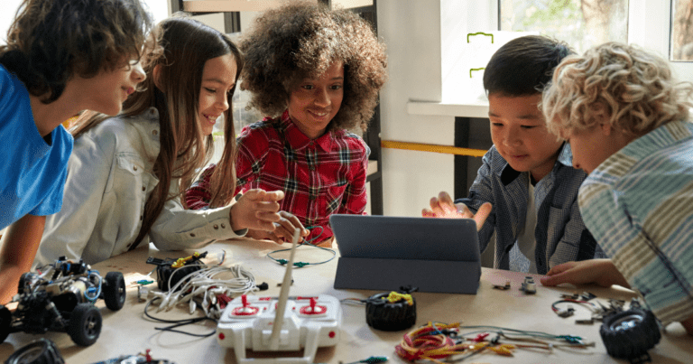 أفضل 15 موقع تعليم البرمجة للاطفال للأطفال